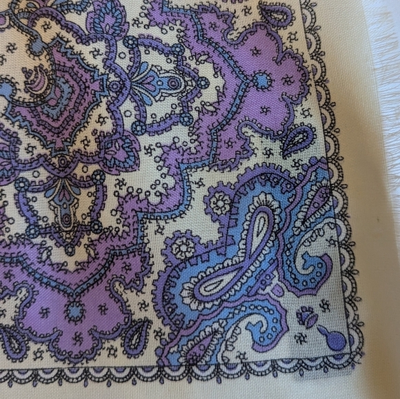 NWOT Paisley Blue Purple Off-White Made in Italy Scarf Lightweight 30 in x 30 in - Picture 2 of 4
